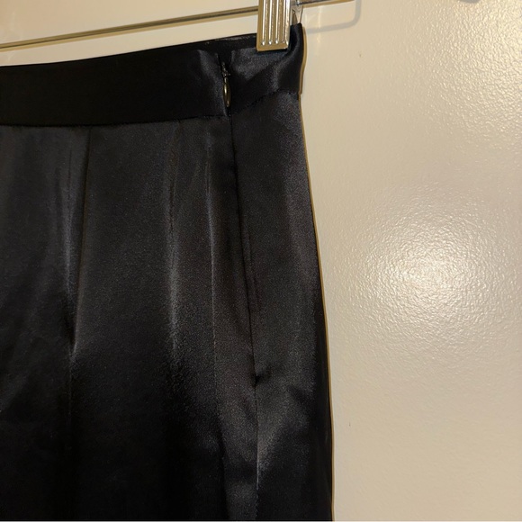 Ten by Babaton Glisten Satin Skirt Black (00) - Picture 7 of 8